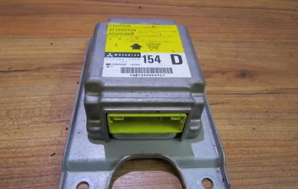 Mitsubishi Space Wagon Airbag control unit/module mr268154
