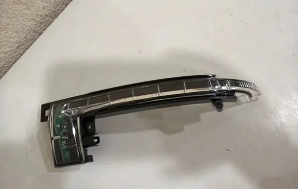 Audi A4 S4 B8 8K Mirror indicator light T100118