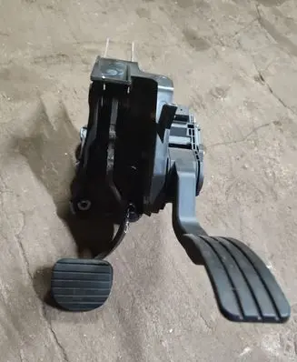 Renault Laguna III Accelerator throttle pedal 0280755085