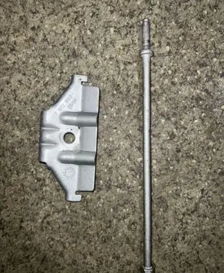 Battery bracket