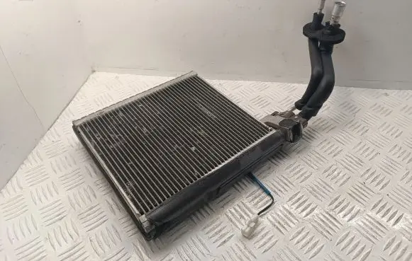 Toyota Corolla Verso AR10 Air conditioning (A/C) radiator (interior) 8850105080 8871005380