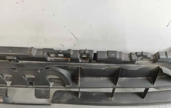 Audi A4 S4 B9 8W Front bumper upper radiator grill 8w0807233c