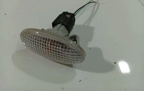 Mazda 3 II Front fender indicator light