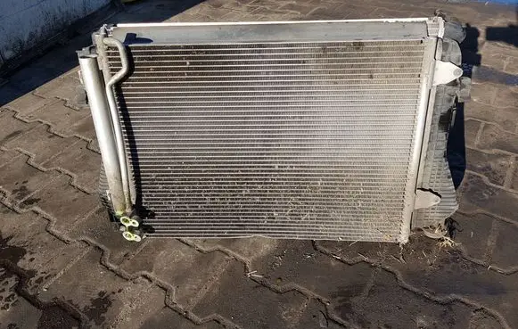 Volkswagen PASSAT B7 Coolant radiator 