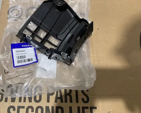 Volvo XC40 Front bumper mounting bracket 32341534