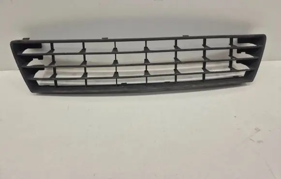 Volkswagen Golf Plus Front bumper lower grill 5M0853677