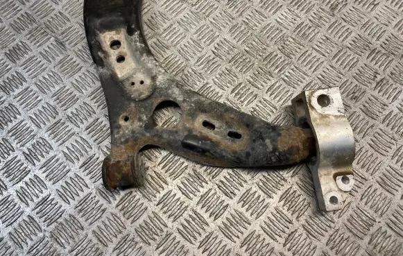 Volkswagen Tiguan Front lower control arm/wishbone