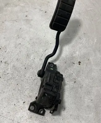 Renault Laguna II Accelerator throttle pedal 6PV00811902 8200002905 1023701