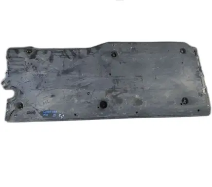 Volkswagen Polo VI Engine splash shield/under tray