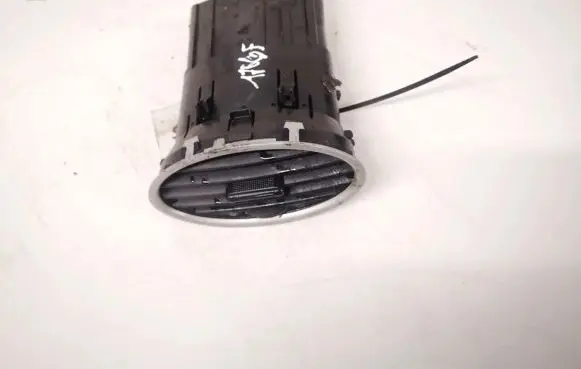 Ford Focus Dash center air vent grill 4m51a014l21ad 4m51-a014l21-ad