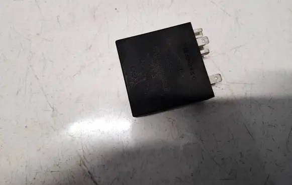 Audi A4 S4 B5 8D Other relay 8D0907701A
