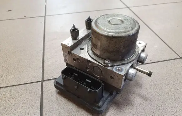 Nissan X-Trail T31 ABS Pump 47660JG80A