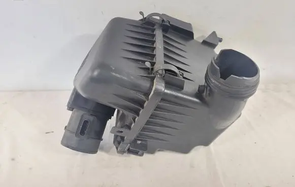 Hyundai i30 Air filter box 281101H250