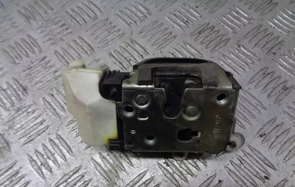 Alfa Romeo 147 Front door lock