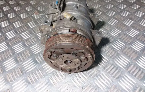 Volvo S80 Air conditioning (A/C) compressor (pump) 8FK351