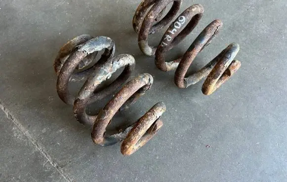 Volkswagen Transporter - Caravelle T4 Rear coil spring