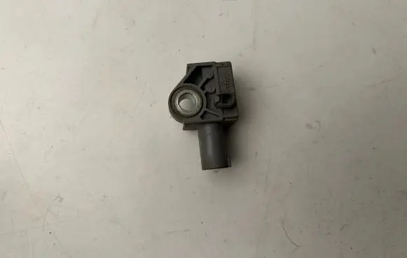 Mercedes-Benz C AMG W204 Airbag deployment crash/impact sensor A2048201985
