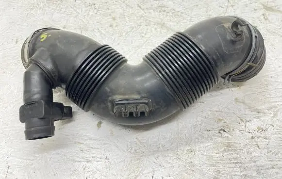 Skoda Octavia Mk2 (1Z) Air intake hose/pipe 3C0129654AG