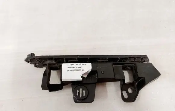 Opel Zafira C Front bumper mounting bracket