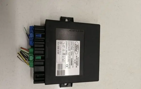 Ford Focus Comfort/convenience module 5WK47230E 5WK47230ET83SA