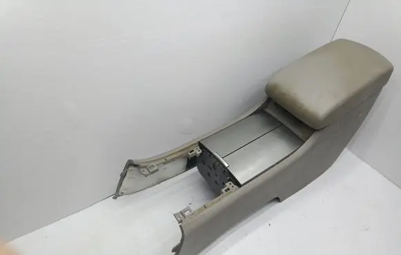 Subaru B9 Tribeca Armrest 1T3A0