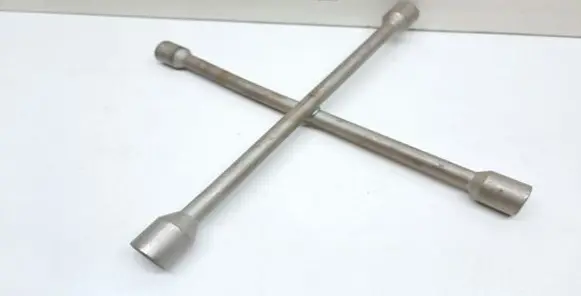 BMW X3 F25 Wheel nut wrench 