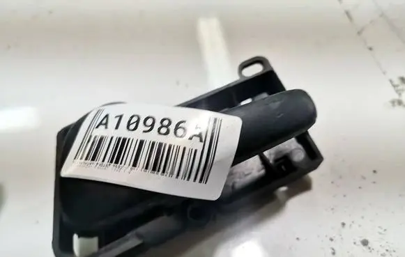 Volkswagen PASSAT B4 Front door interior handle 3A0837235