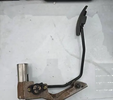 Mitsubishi Pajero Accelerator throttle pedal 5324 ASA666 ARA6624