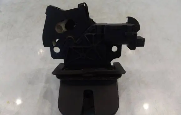 Audi A6 S6 C6 4F Tailgate/trunk/boot lock/catch/latch 8P4827505B