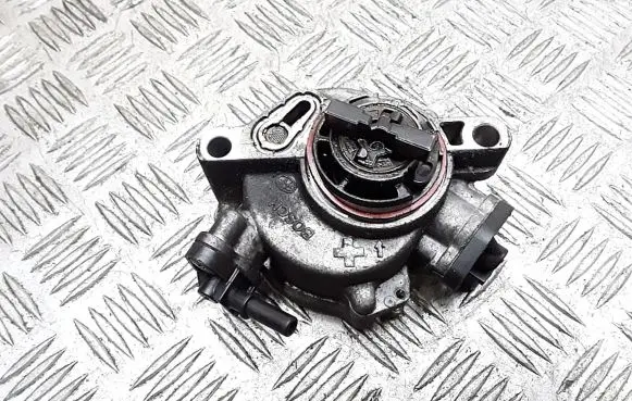 Ford Mondeo MK IV Vacuum pump 9804021880