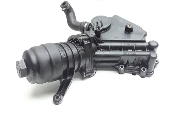 Volvo C30 Oil filter mounting bracket 30757730