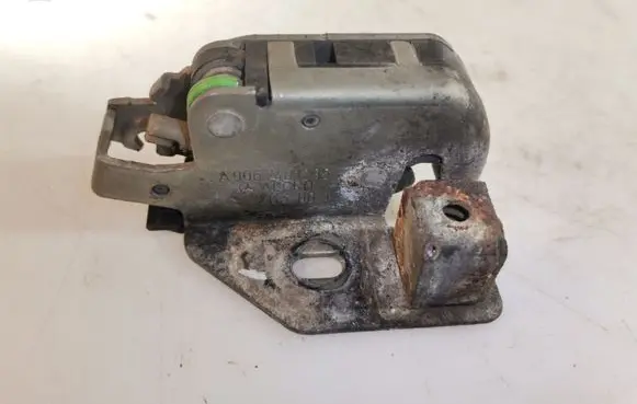 Loading door lock
