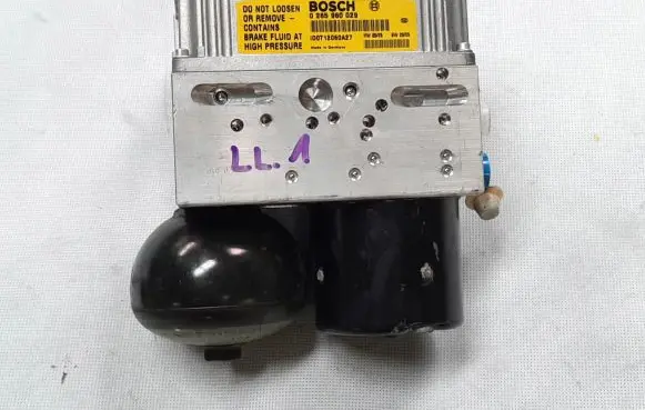 Mercedes-Benz E W124 ABS Pump A.0054318012