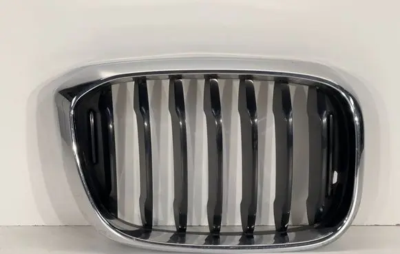 BMW X3 G01 Front bumper upper radiator grill 8469960