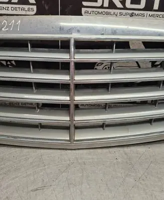 Mercedes-Benz E W211 Front grill A2118800383