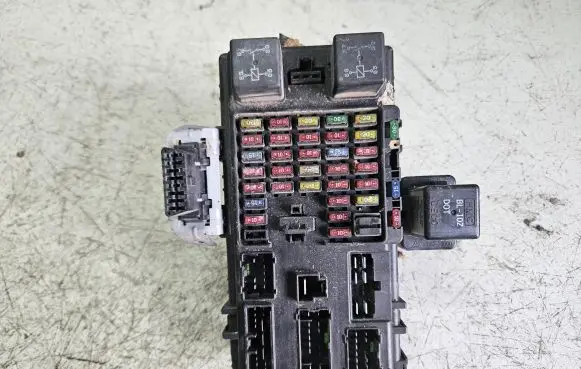 Hyundai Santa Fe Fuse module 9540026500