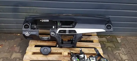 Mercedes-Benz C W204 Dashboard 