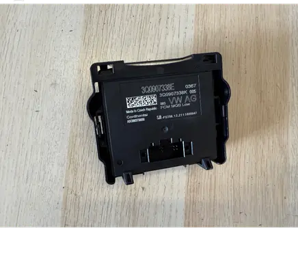 Volkswagen Touran II Light module LCM 3Q0907338E