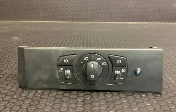 BMW 5 E60 E61 Light switch 33290101 0003082376400 6925285