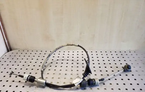 Volvo XC70 Gear shift cable linkage 31259082