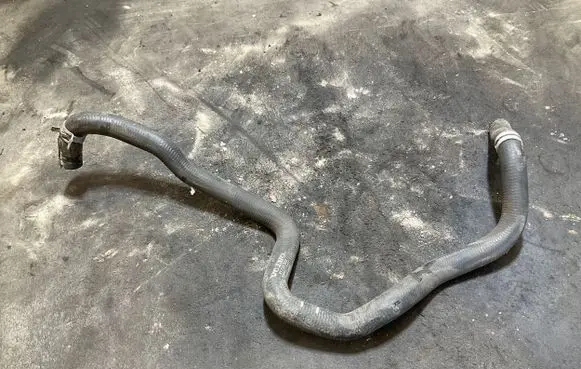 Volvo XC90 Engine coolant pipe/hose 31338302