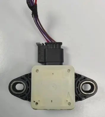 Mercedes-Benz E C207 W207 ESP acceleration yaw rate sensor A0009059101