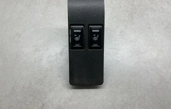 Nissan X-Trail T30 Seat heating switch 68486EQ000