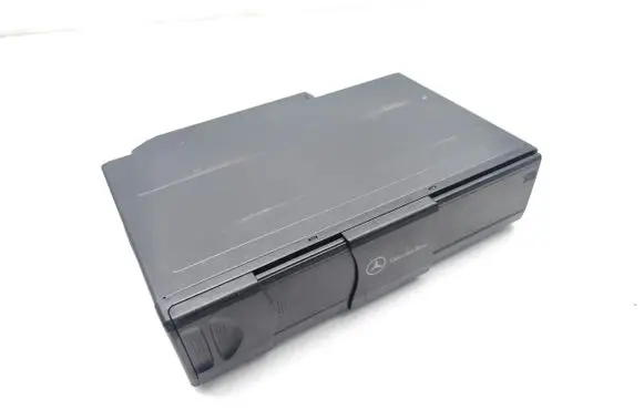 Mercedes-Benz C W203 CD/DVD changer A2038703389