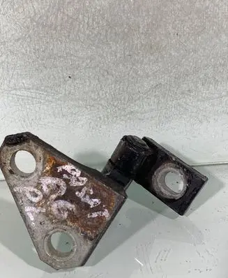 Volkswagen PASSAT B6 Front door upper hinge