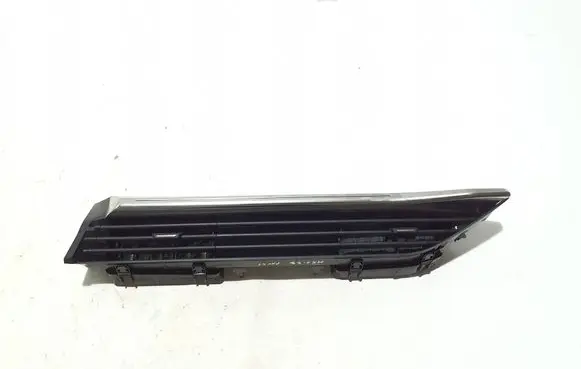 Renault Megane E-Tech Dash center air vent grill 687606935R