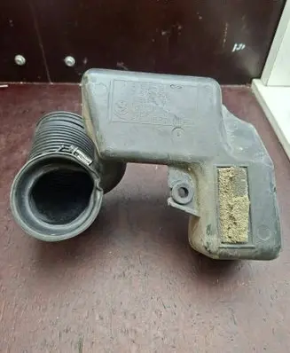 BMW 3 E46 Air intake duct part 7515906 10866710 7506181