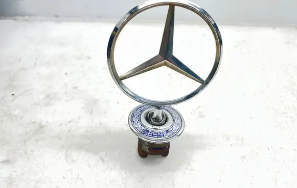 Mercedes-Benz E W211 Manufacturer badge logo/emblem