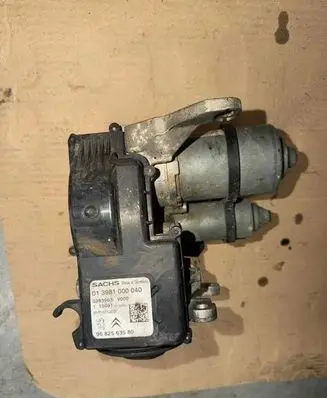 Peugeot 208 I Gearbox control unit/module 013981000040