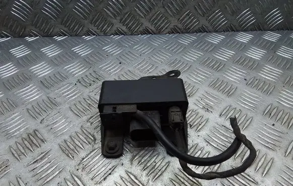 Mercedes-Benz C W203 Glow plug pre-heat relay